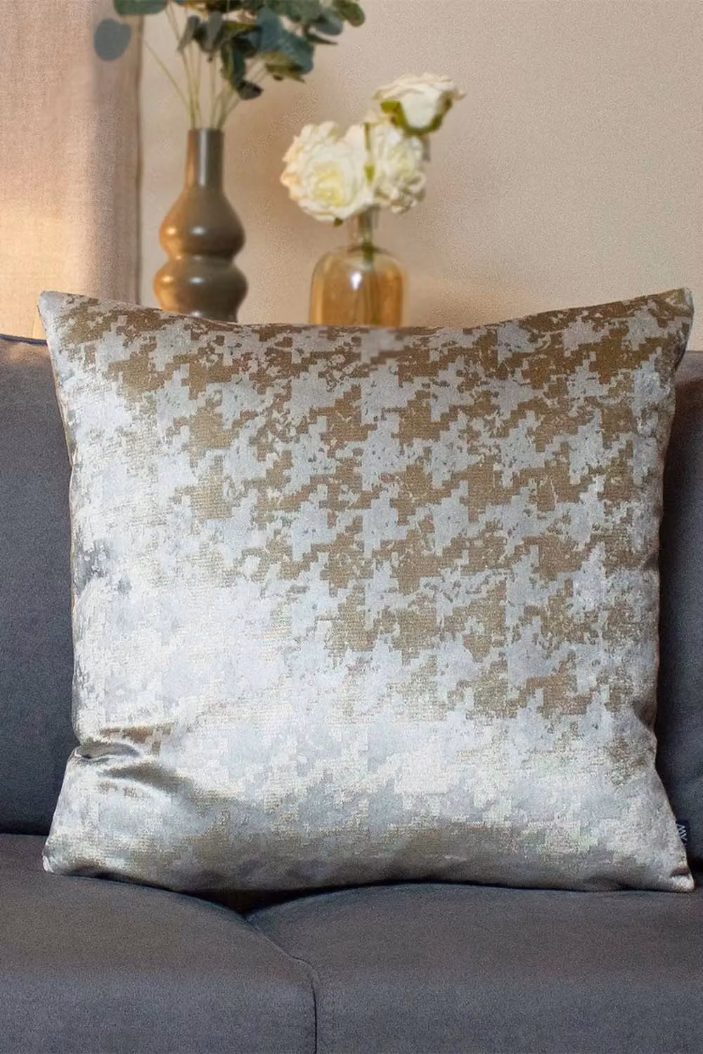 Ashley Wilde Nevado Velvet Houndstooth Cushion in Sand and Brown, 50 x 50 cm – 3
