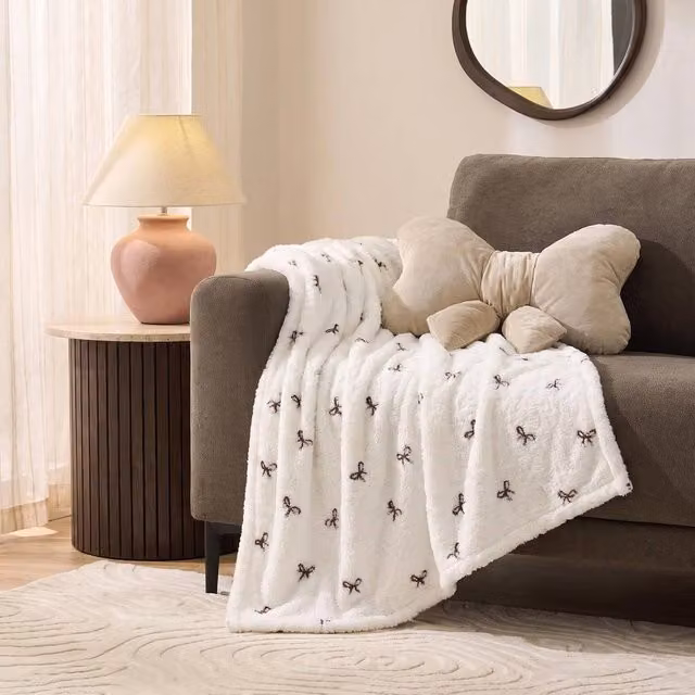 OHS Bow Embossed Ultrasoft Fleece Throw Thermal Blanket in Cream, W/D/H: 125 x 150 cm – 1