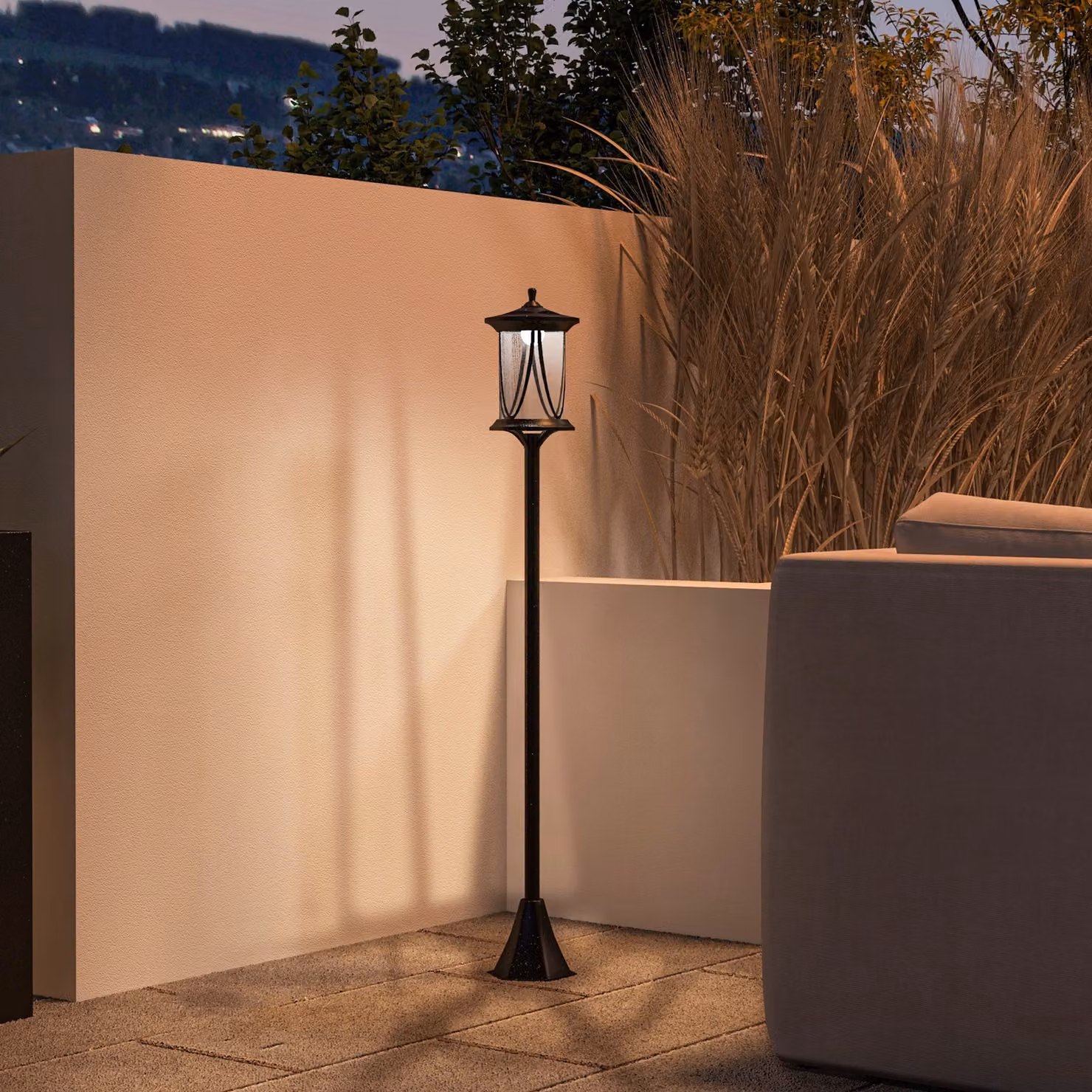 Outsunny Solar LED Lamp Post Light in Black with Cool White Light, IP44 Waterproof Outdoor Street Lantern for Garden and Pathways, Height: 130 cm – 7