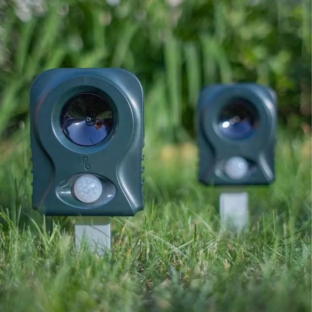 Pestbye X2 Battery Operated Ultrasonic HyperResonance Cat Repellent Scarer V2 in Green