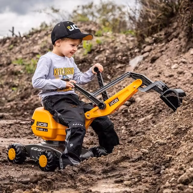 JCB Mobile 360 Degree Excavator Sand Vehicle in Yellow
