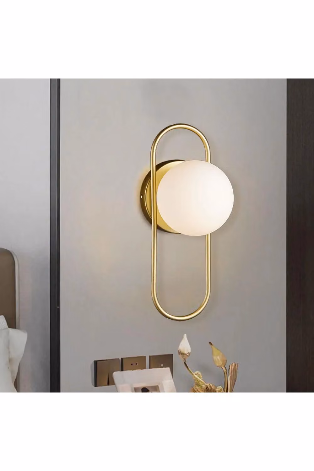 Living and Home Modern Gold and White Sphere Single-Light Wall Light – 3