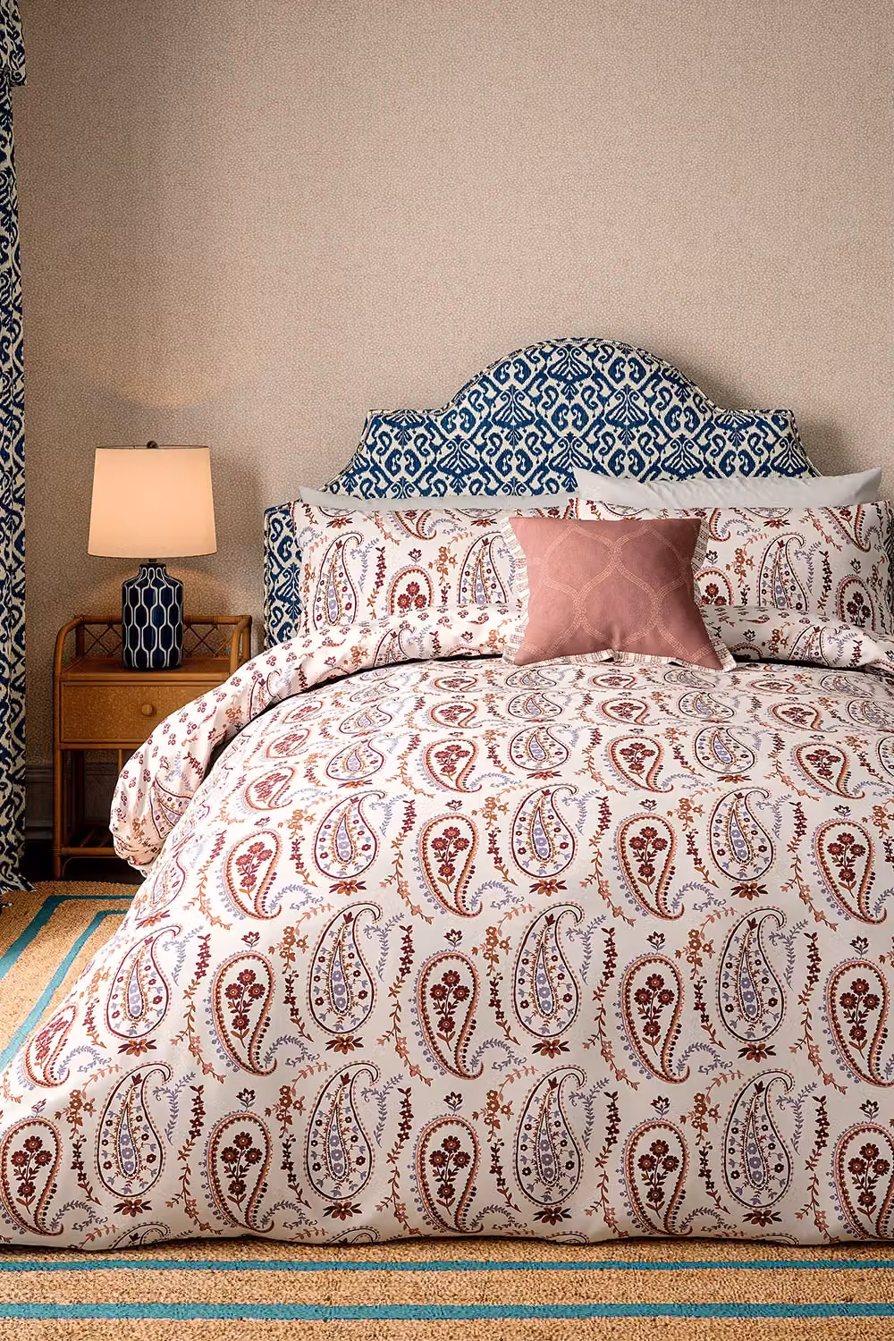 Sanderson Jamilia Graphic Cotton Square Cushion in Pink, W/D/H: 45 x 45 x 45 cm – 2
