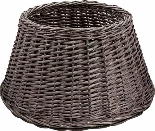 St. Helens Home and Garden Hand Woven Rattan Christmas Tree Skirt Basket in White Wash, W/D/H: 28.0 x 57.0 x 57.0 cm – 1