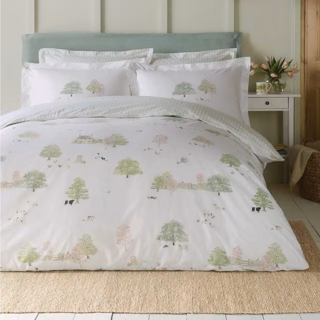 Sophie Allport Spring Cottage Floral Cotton Duvet Cover Bedding Set in Green and White