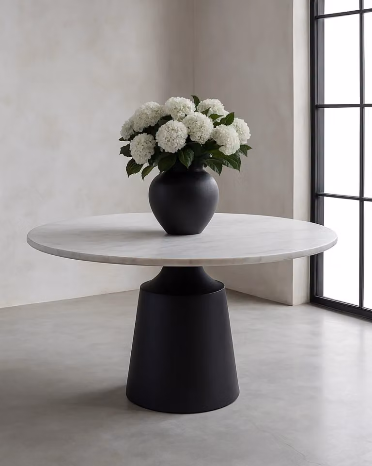 Tommy Franks Montara Round Marble Dining Table in White and Black, Diameter: 150 cm, Height: 75 cm