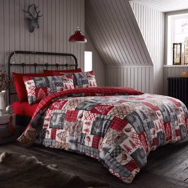 Happy Linen Company Red and Multicolour Christmas Patchwork Reversible Brushed Cotton Flannelette Duvet Cover and Pillowcase Set, W: 200 cm x D: 200 cm – 1