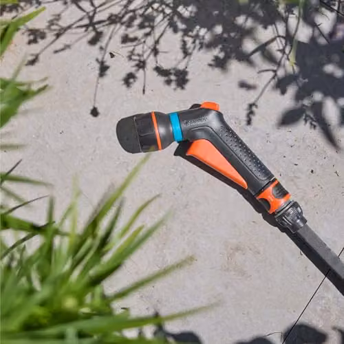 Gardena Classic Compact Multi-Pattern Nozzle in Grey, Orange and Turquoise – 4