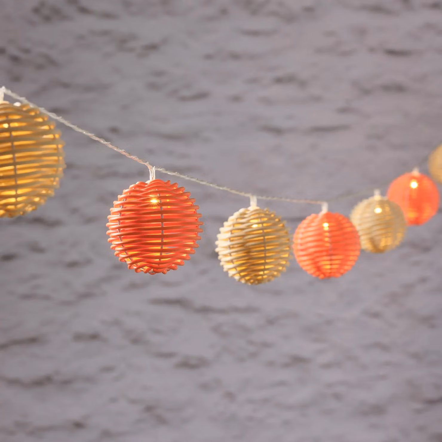Lights4fun Solar Powered Orange and White Rattan Ball LED String Fairy Lights – 1