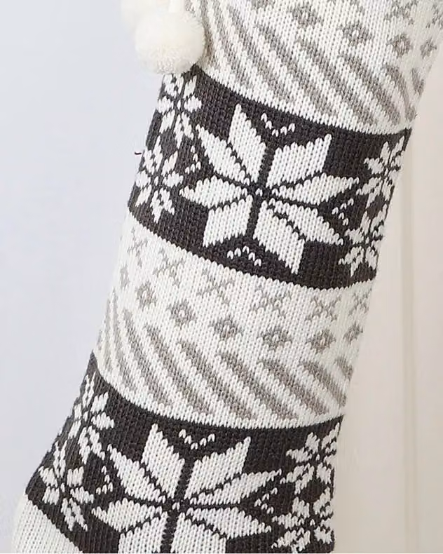 Dibor Set of 4 Grey and White Fair Isle Snowflake Christmas Stockings – 3
