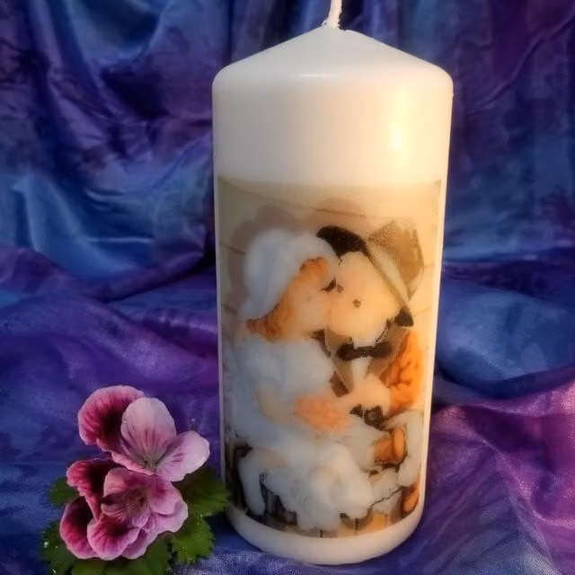 Viki Candle Love and Kisses 1 - Candle Love and Kisses 3 / 3 in White