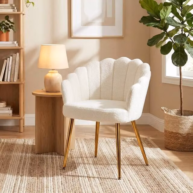 HOMCOM Petal-Back Lounge Armchair in Beige Boucle Fabric with Metal Legs
