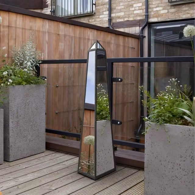 MirrorOutlet Modern Black Metal and Glass Obelisk Freestanding Mirrored Garden Ornament, Height: 100 cm