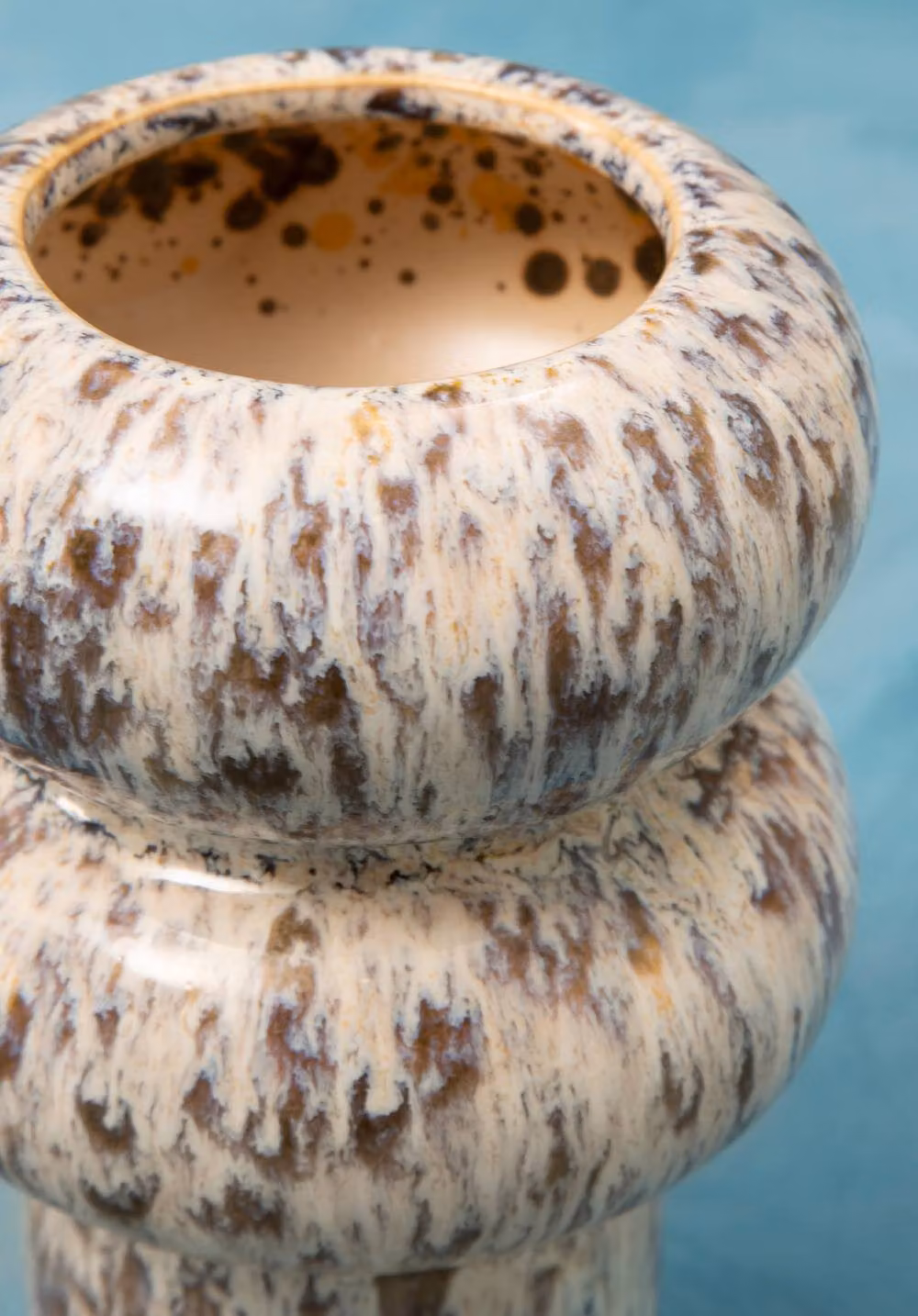 Orsina Small Stoneware Vase with White and Beige Marbling Effect – 2