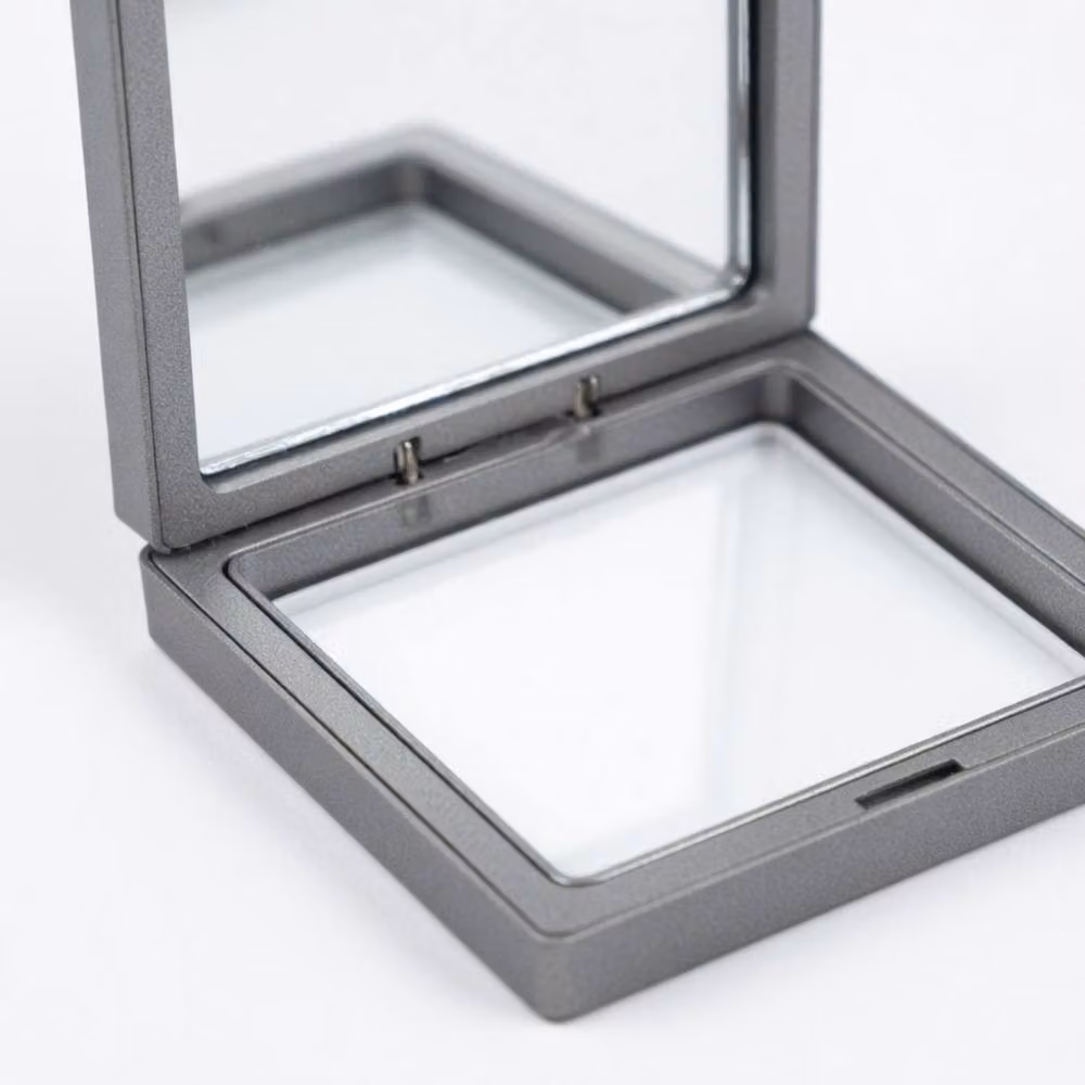 KDMD Med 3D Floating Frame Display in Grey for Jewelry and Collectibles, W/D/H: 9 x 9 x 9 cm – 3