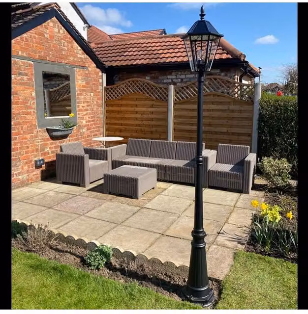 CGC Lighting London Extra Tall Black Victorian Style LED Solar Post Light, Height: 230 cm – 1