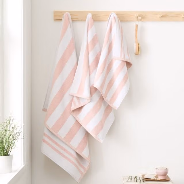 Bianca Reversible Stripe Cotton Jacquard Hand Towel in Pink, W/D/H: 50 x 90 cm
