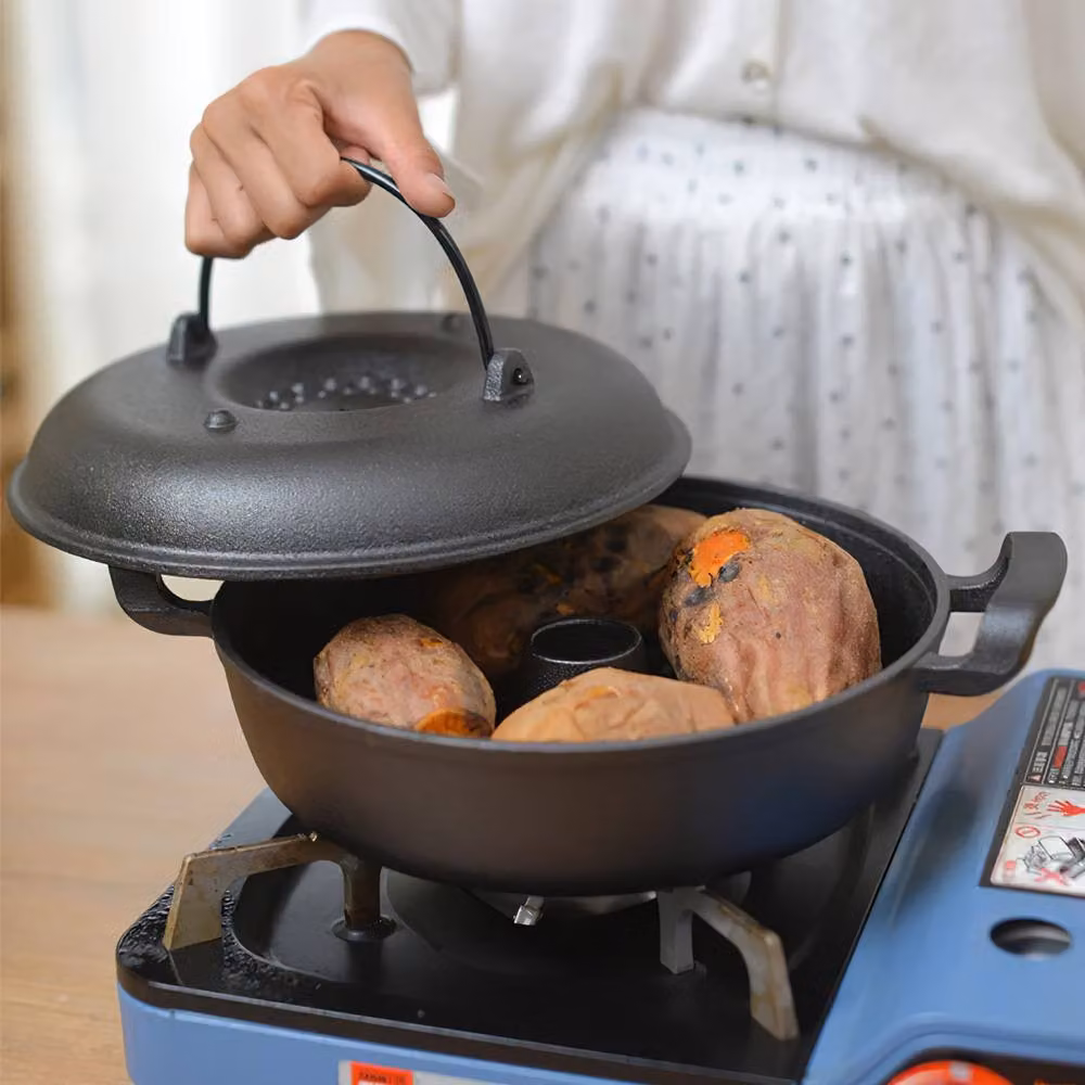 Living and Home Seasoned Cast Iron Chicken Roaster and Dutch Oven with Lid, Black, Diameter: 28 cm – 10