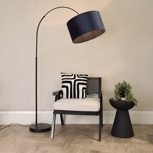 ValueLights Louis Black Arched Curved Floor Lamp with Navy Blue Velvet Drum Shade and LED Bulb – 1