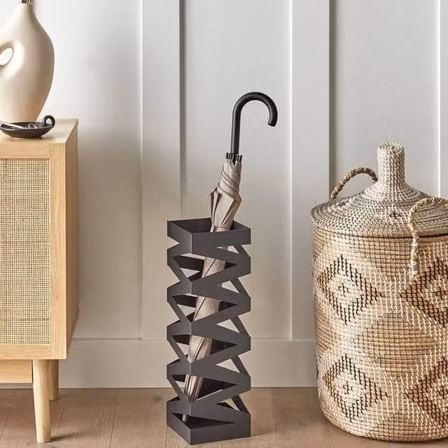 Wyld and Coco Black Zigzag Metal Freestanding Umbrella Stand – 1