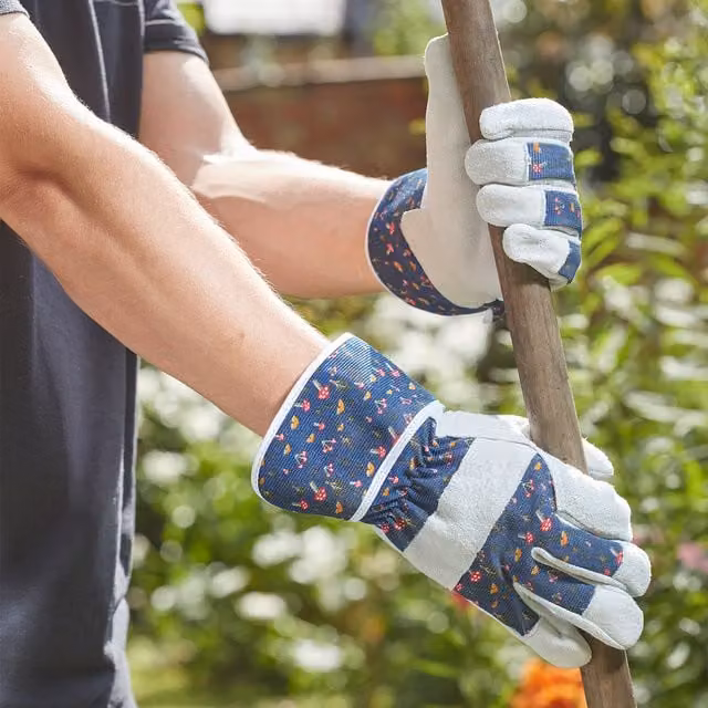 Briers Premium Lightweight Mushroom Print Rigger Gardening Gloves in Blue and Multicolour