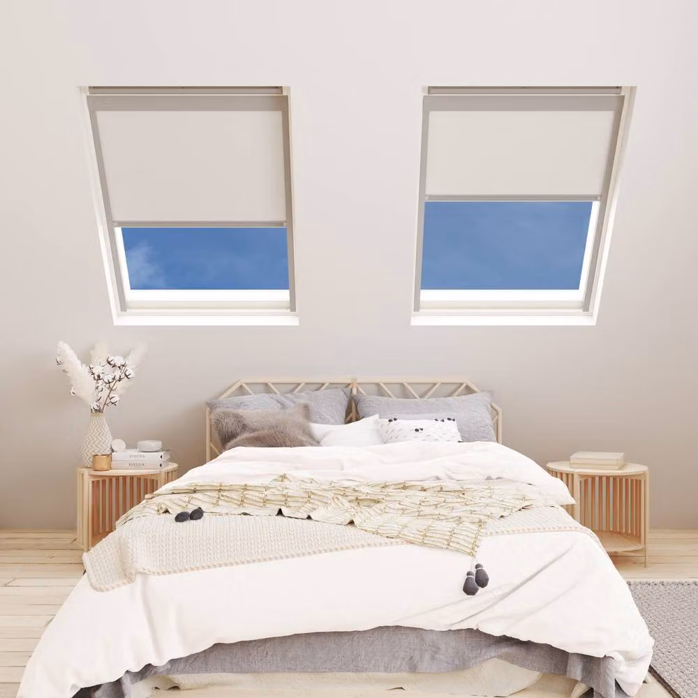 Bloc Blinds Thermal Insulating Blackout Skylight Blind for Velux Roof Windows, White and Silver, W/H: 120 x 77 cm