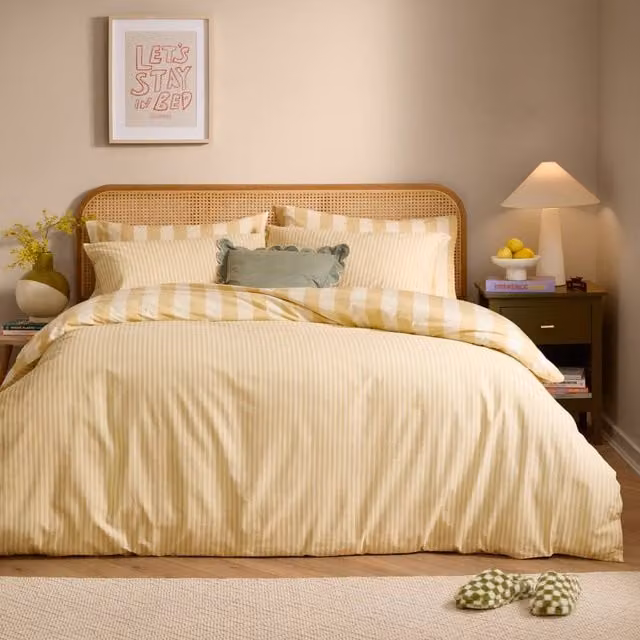 Furn Reversible Striped Duvet Cover Set in Yellow and Beige, 200 x 200 cm