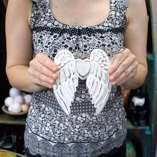 KDMD Handcrafted Vintage White Wooden Angel Wing and Heart Figure, Height: 14 cm – 4