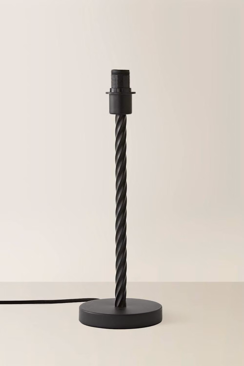 ValueLights Maura Modern Twisted Metal Table Lamp Base in Black and Gold/Brass – 2