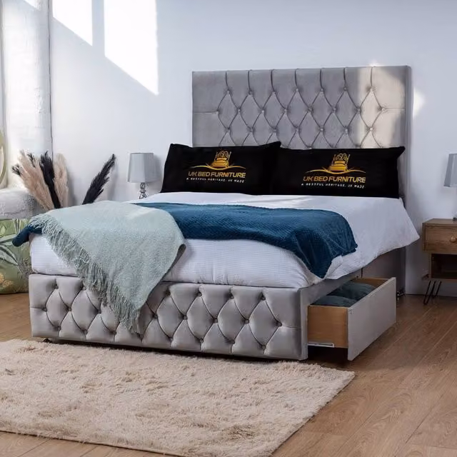 UK Bed Furniture Monaco Grey Velvet Upholstered Divan Bed with 4 Drawers and 26 Inch Headboard, W/D/H: 140 x 200 x 66 cm