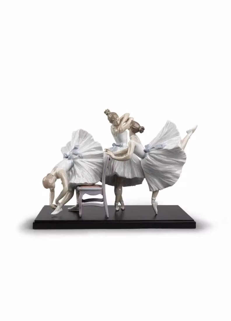 Lladró Backstage Ballet Limited Edition White Porcelain Figurine