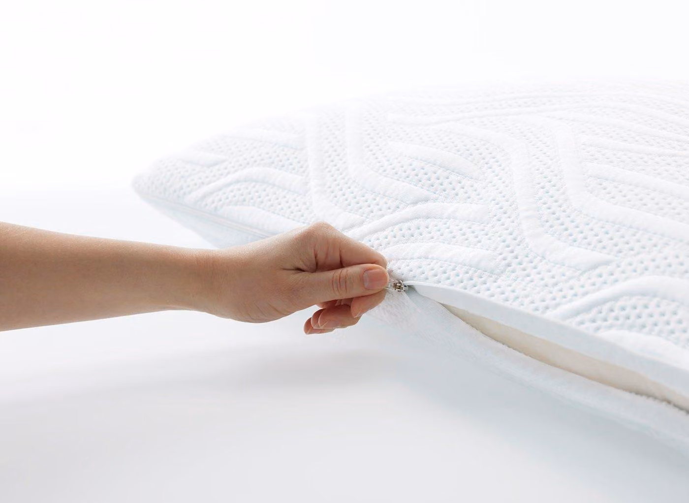 Tempur Cloud Air SmartCool Medium Pillow Case in White