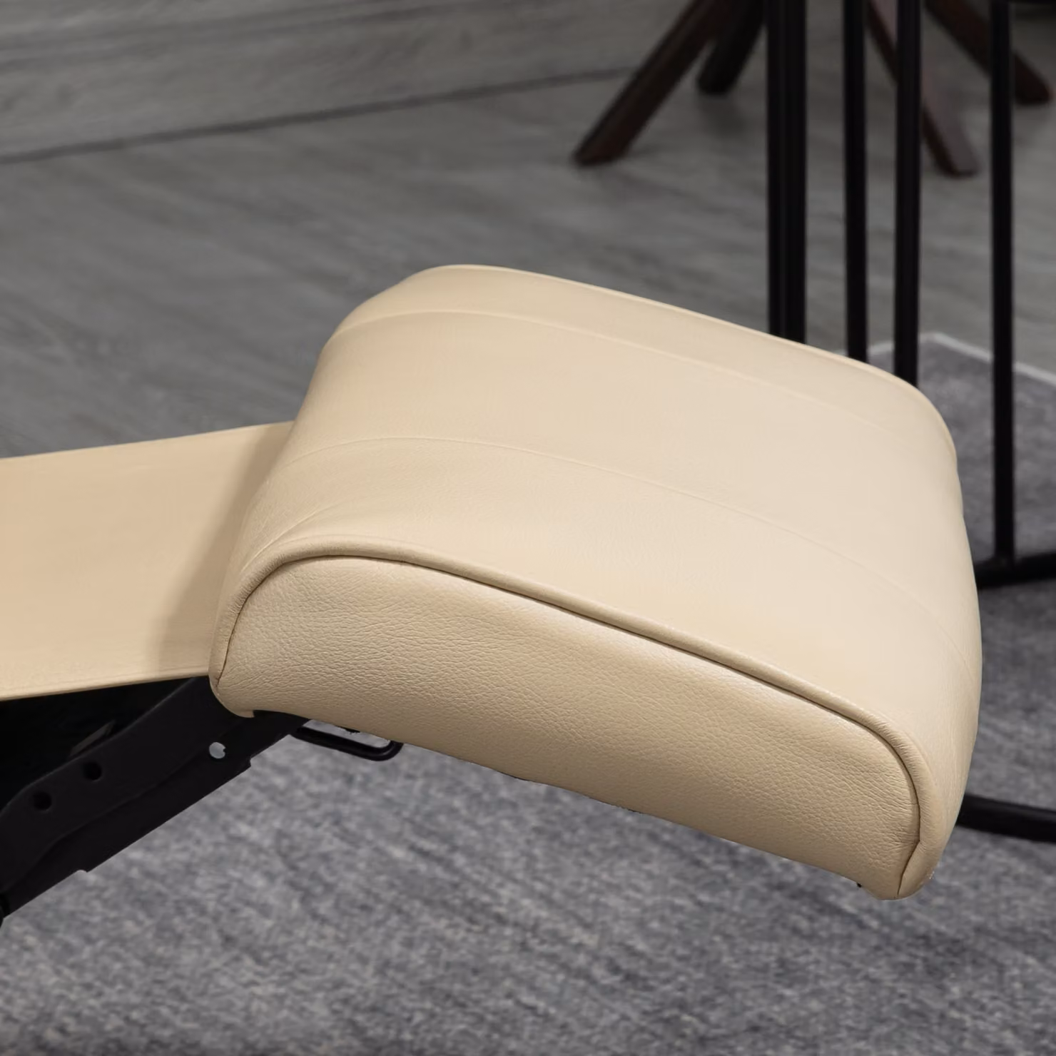 HOMCOM Swivel Recliner in Beige Faux Leather with Wooden Base – 3
