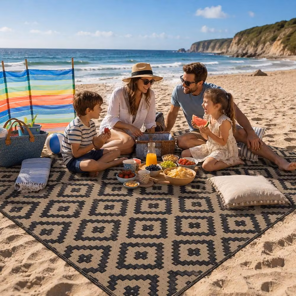 Simpa Geometric Outdoor Reversible UV Resistant Woven Rug in Black, W: 90 cm, L: 180 cm – 1