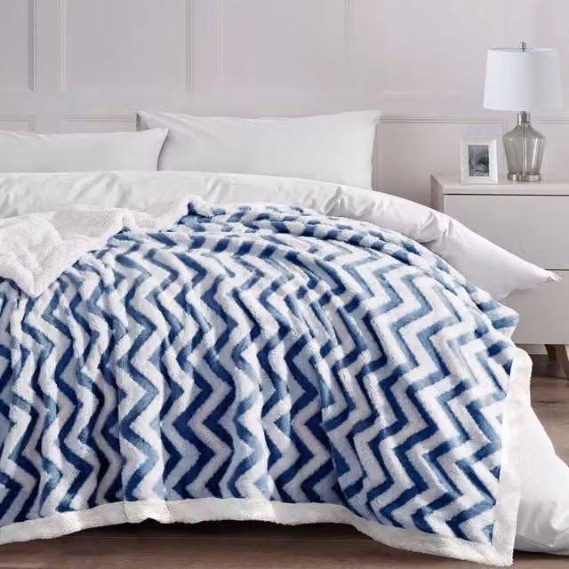 Velosso Blue Jacquard Chevron Throw Blanket with Sherpa Backing, W: 100 cm, L: 150 cm