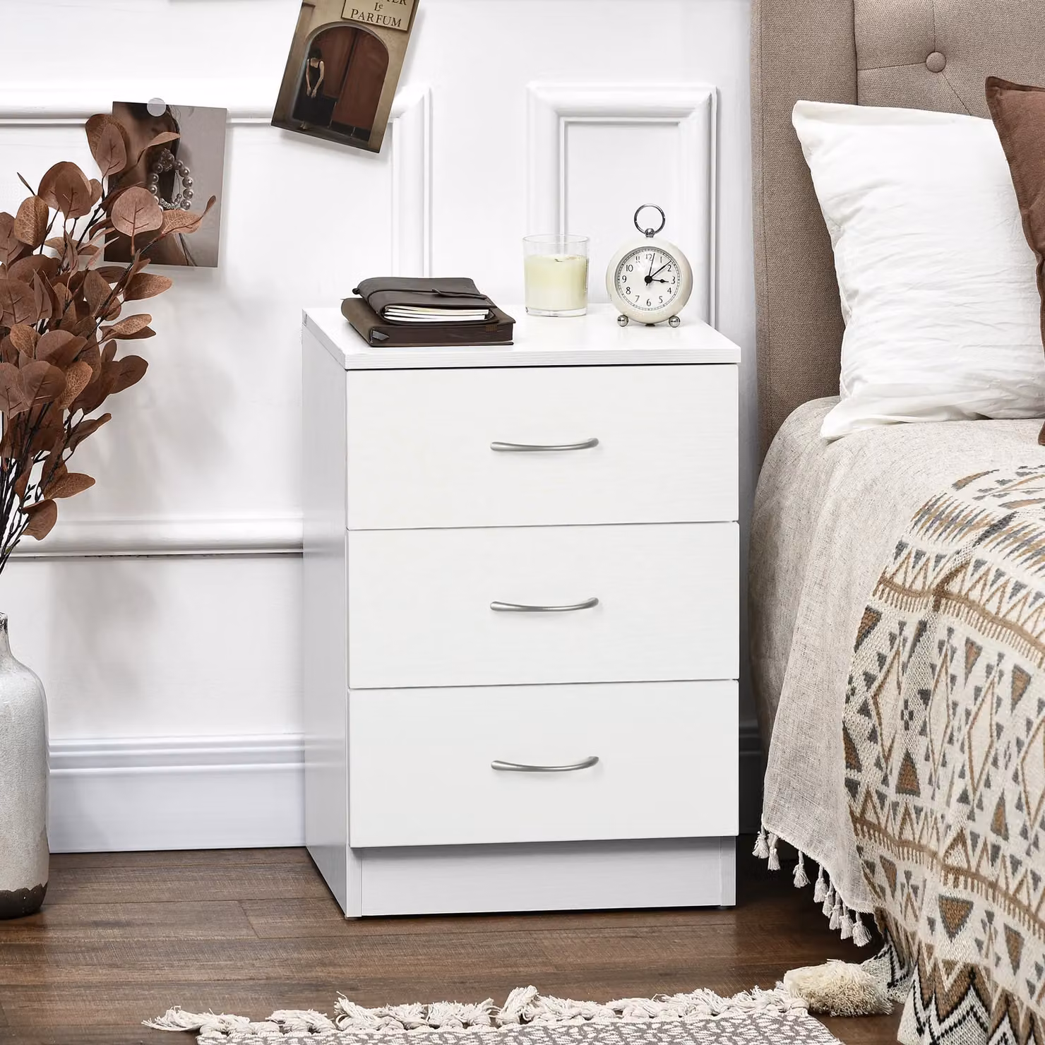 HOMCOM Modern White Bedside Table with 3 Drawers and Glass Details – 2