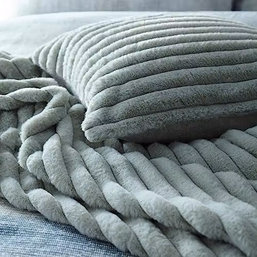 Appletree Hygge Morritz Green Faux Fur Square Cushion W/D/H: 43 x 43 x 43 cm – 2
