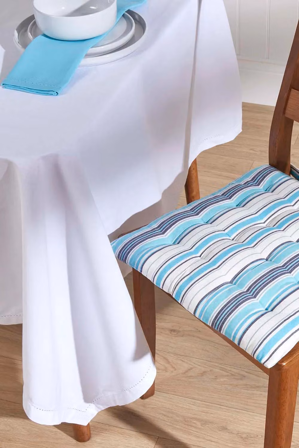 Homescapes Blue and White Striped Cotton Seat Pad with Ties, W/D/H: 40 x 40 x 6.5 cm – 2