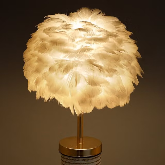 Livingandhome Golden Feather Tabletop Reading Lamp in White and Gold/Brass