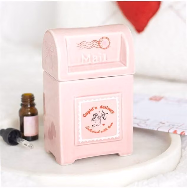 KDMD Cupid's Delivery Valentine Postbox Ceramic Oil Burner in Pink