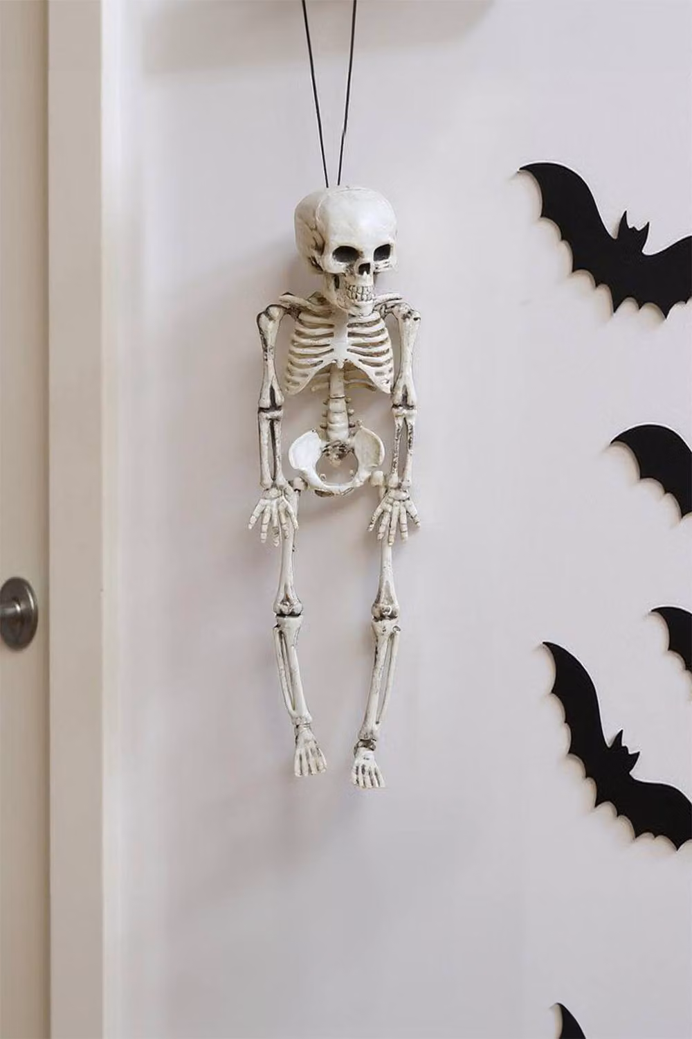 H&O Direct Hanging White Skeleton with Moving Legs Realistic Halloween Decoration – 2