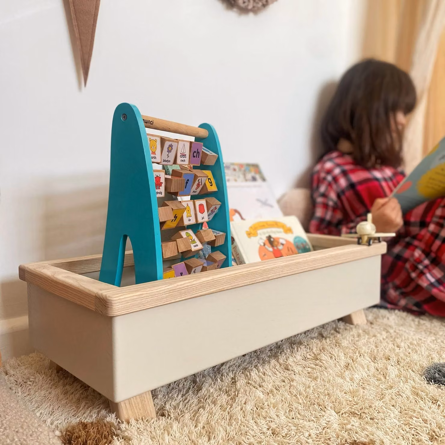 Autumns Corner The Colour Pop Large Book and Toy Trough in Rust and Multicolour – 2