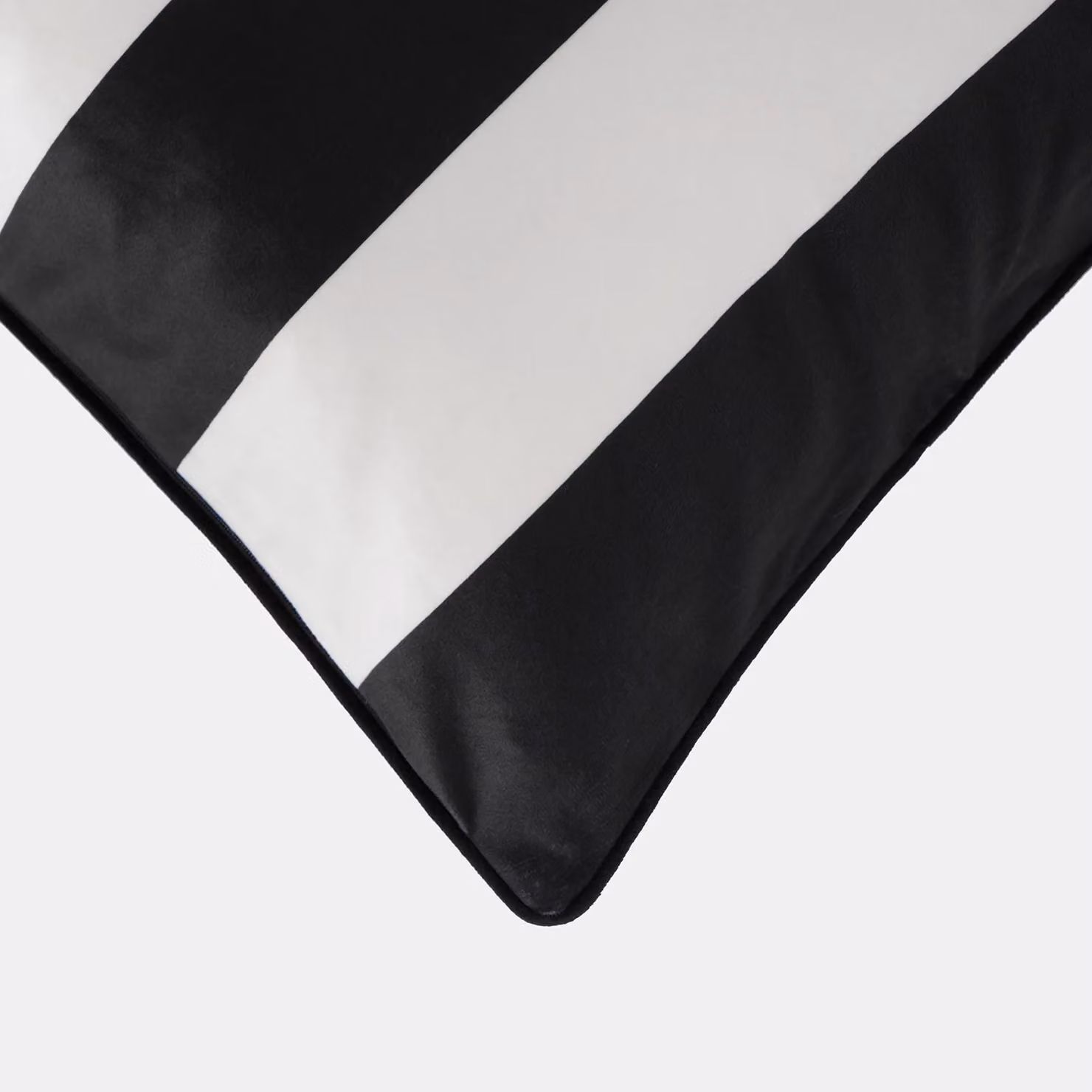 OHS 2 Pack Black and White Striped Matte Velvet Decorative Throw Pillows with Covers, W/D/H: 45 x 45 x 45 cm – 3