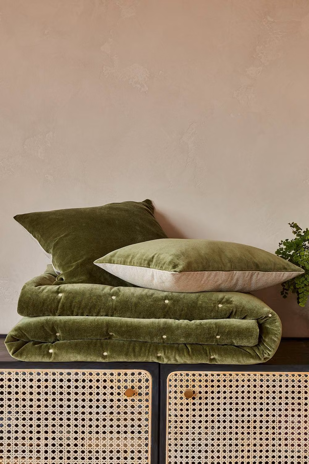 Christy Jaipur Luxury Filled Velvet Square Cushion in Green, 45 x 45 cm – 4