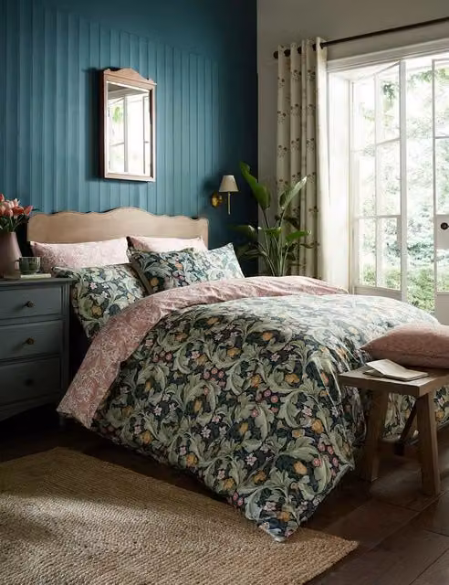 William Morris At Home Forest Green Floral Cotton Sateen Reversible Bedding Set W: 180 cm x L: 200 cm