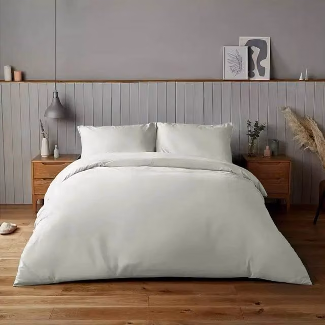 Silentnight Supersoft King Size Breathable Duvet Cover Set in Pale Green, 180 x 200 cm – 1