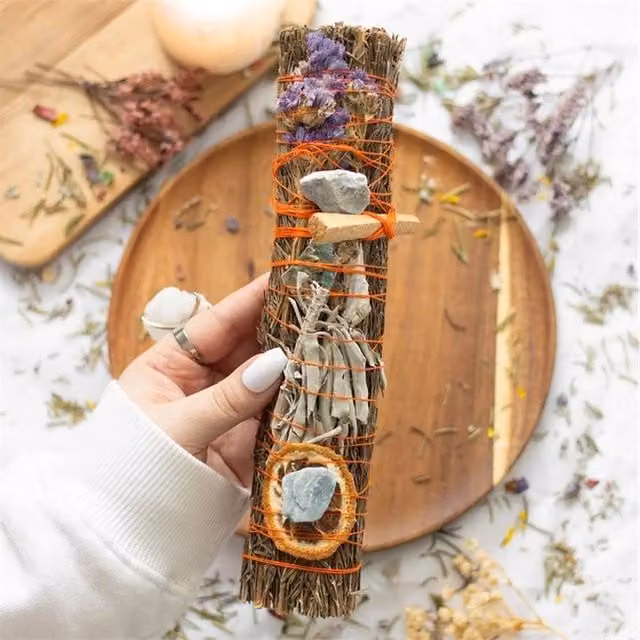 Uniqueful Ritual Wand Smudge Stick with Rosemary, Palo Santo and Aventurine, Multicolour, 22.86 cm
