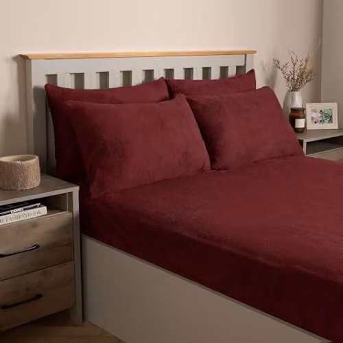 OHS 4 Pack Teddy Fleece Pillowcase Covers in Burgundy – 1