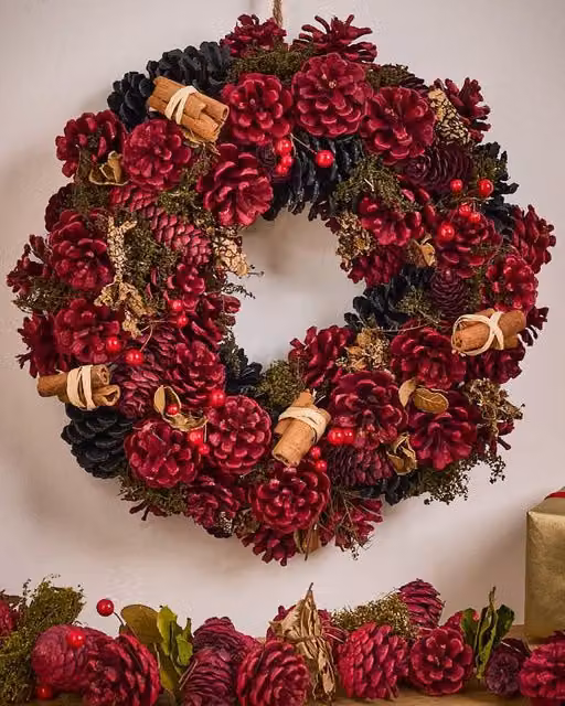 Dibor Cinnamon Pinecone Christmas Wreath and Garland Set in Red, Green and Gold – 1