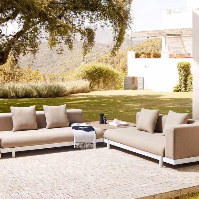 Wyld and Coco 5 Seater Outdoor Sofa Set with Coffee Tables and Beige Polyester Cushions – 1